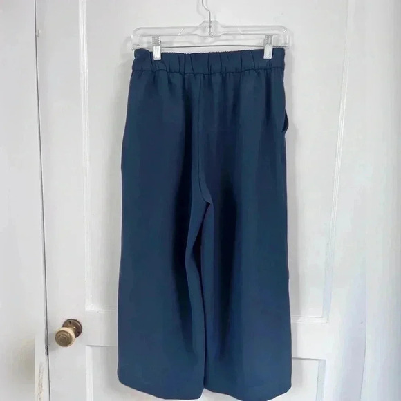 Lululemon Noir Crop True Navy Pants Size 6 - Picture 6 of 6